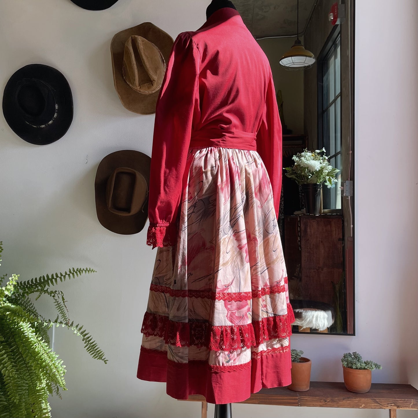 Vintage 60’s Little House Skirt Set