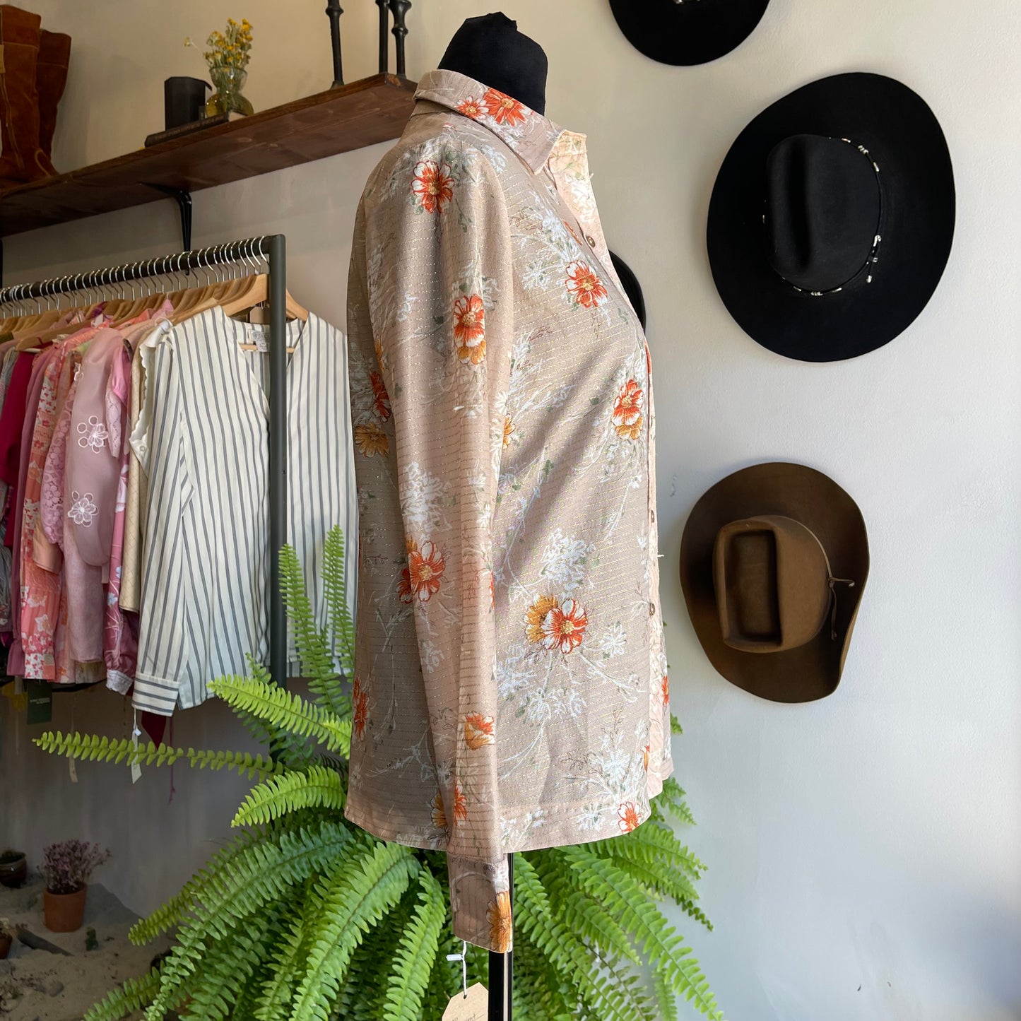 Vintage 70’s Floral Button-Up up Metallic Weaving