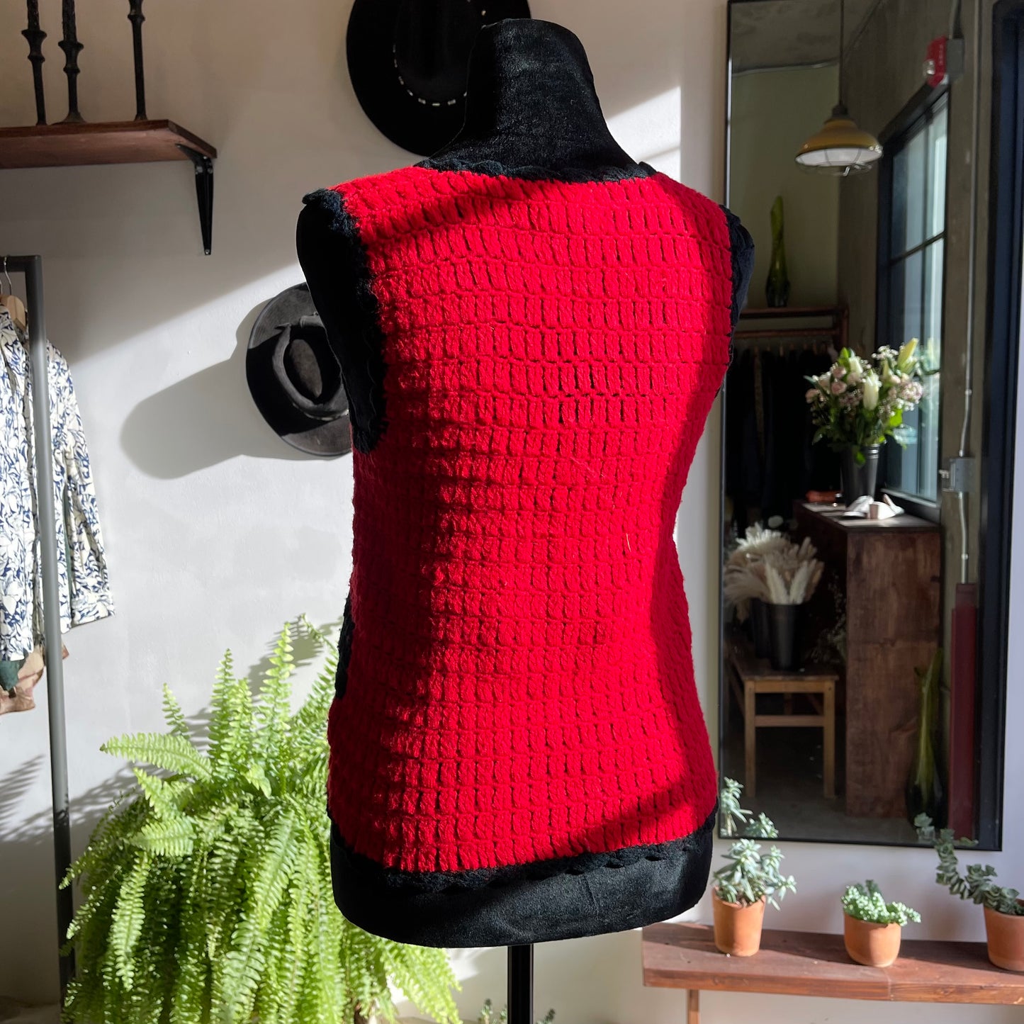 Vintage Crochet Knit Vest 70’s