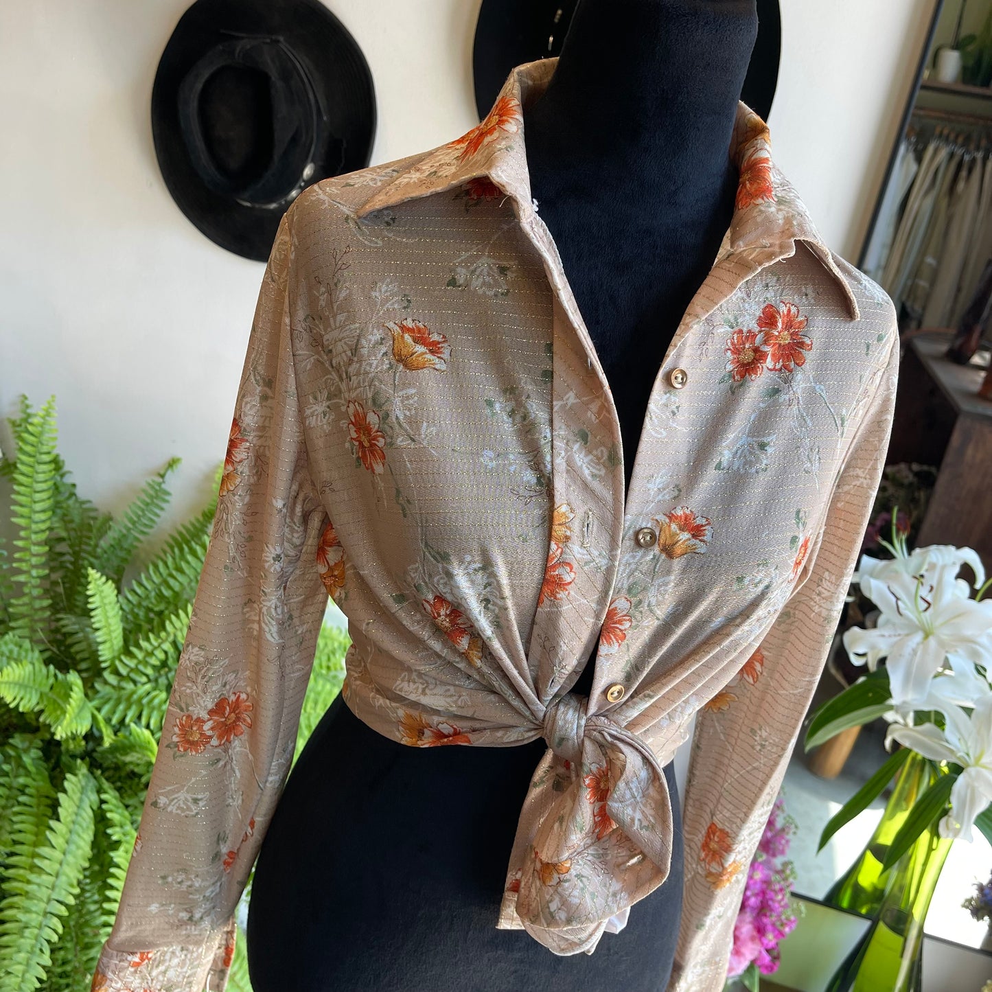 Vintage 70’s Floral Button-Up up Metallic Weaving