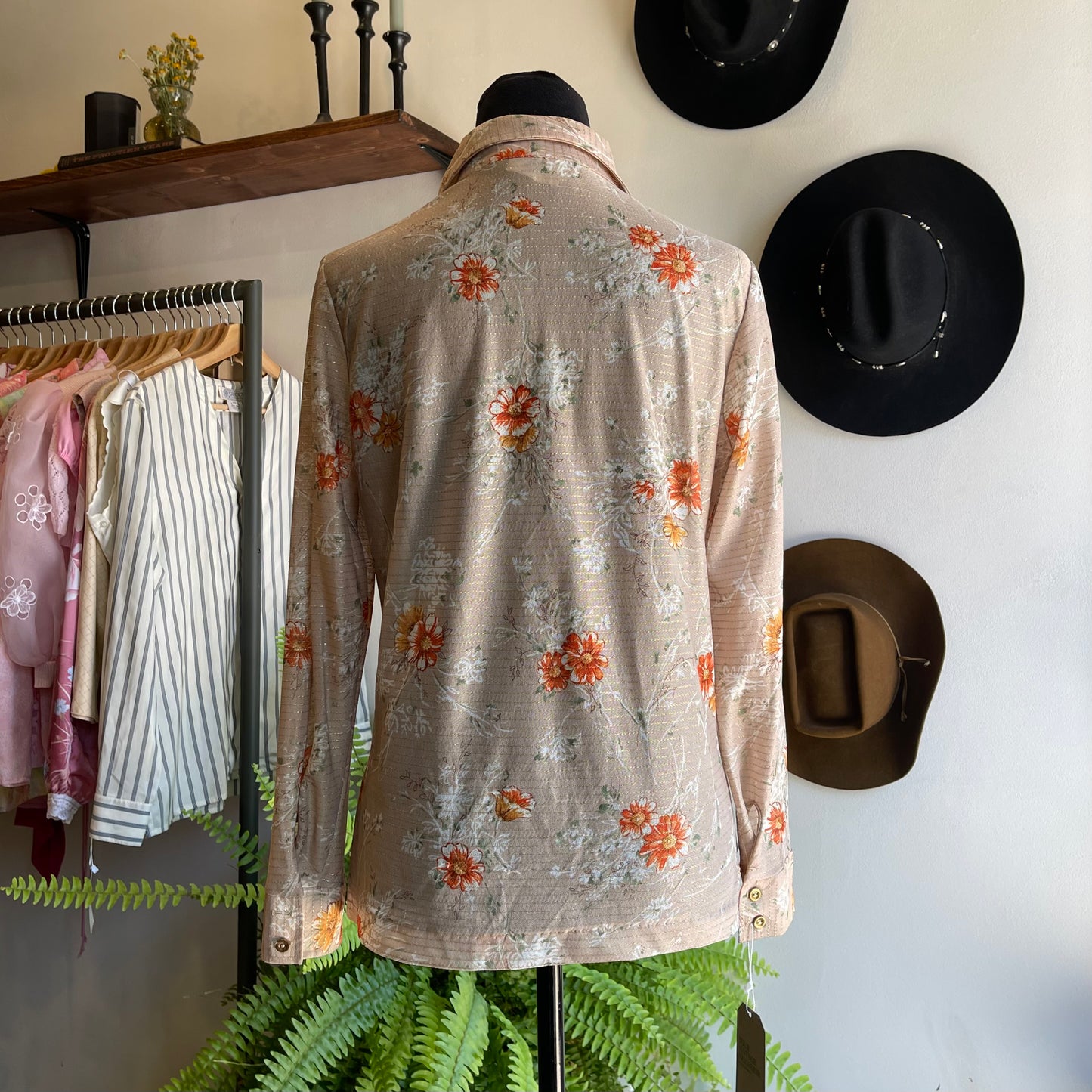 Vintage 70’s Floral Button-Up up Metallic Weaving
