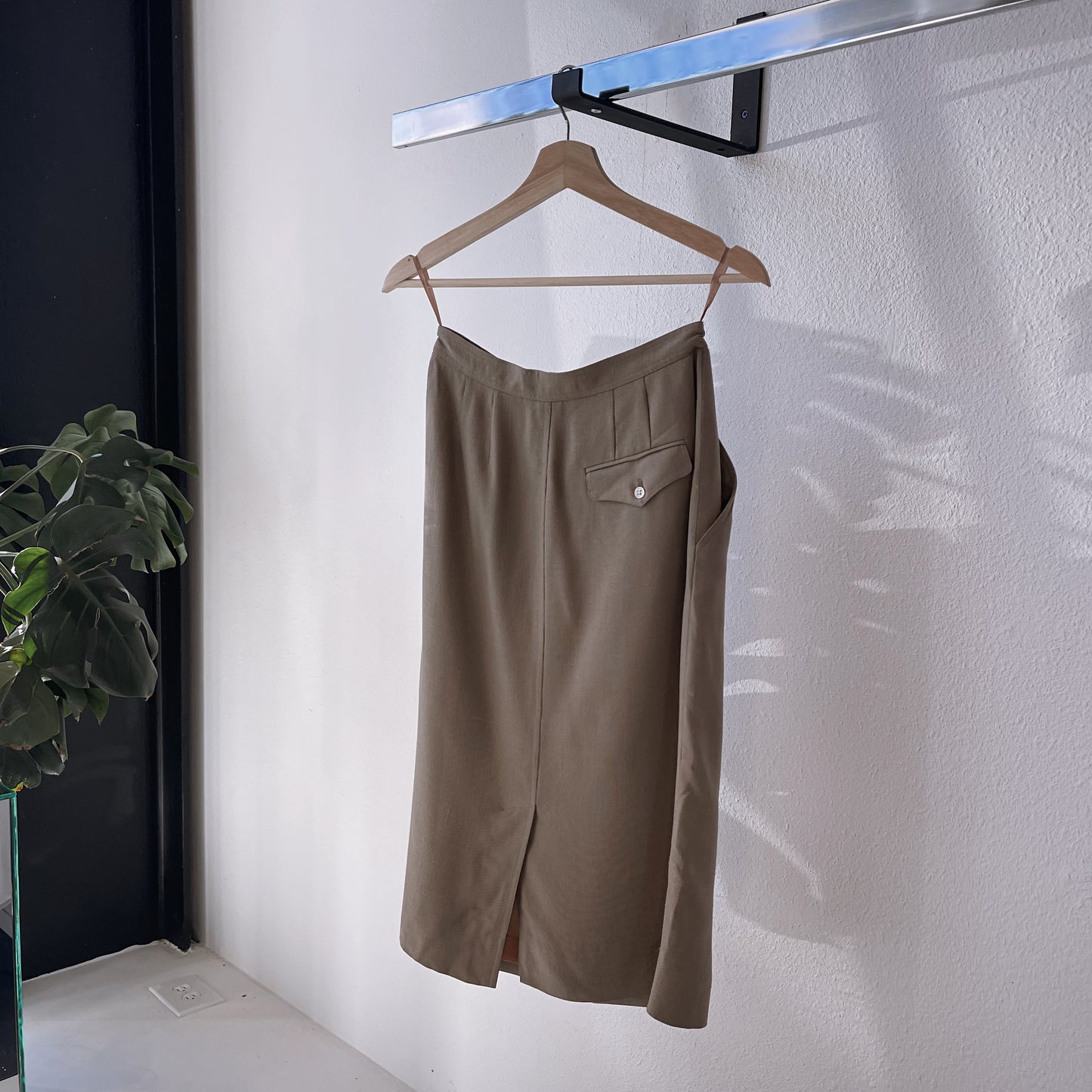 Vintage 80’s Liz Claiborne Skirt in Tan - SHOP EZRA
