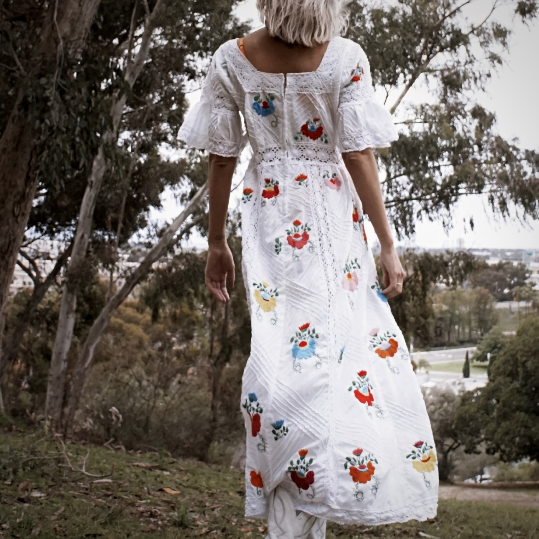 Vintage Embroidered Floral Crochet Lace Maxi Dress Vintage Embroidered Floral Crochet Lace Maxi Dress