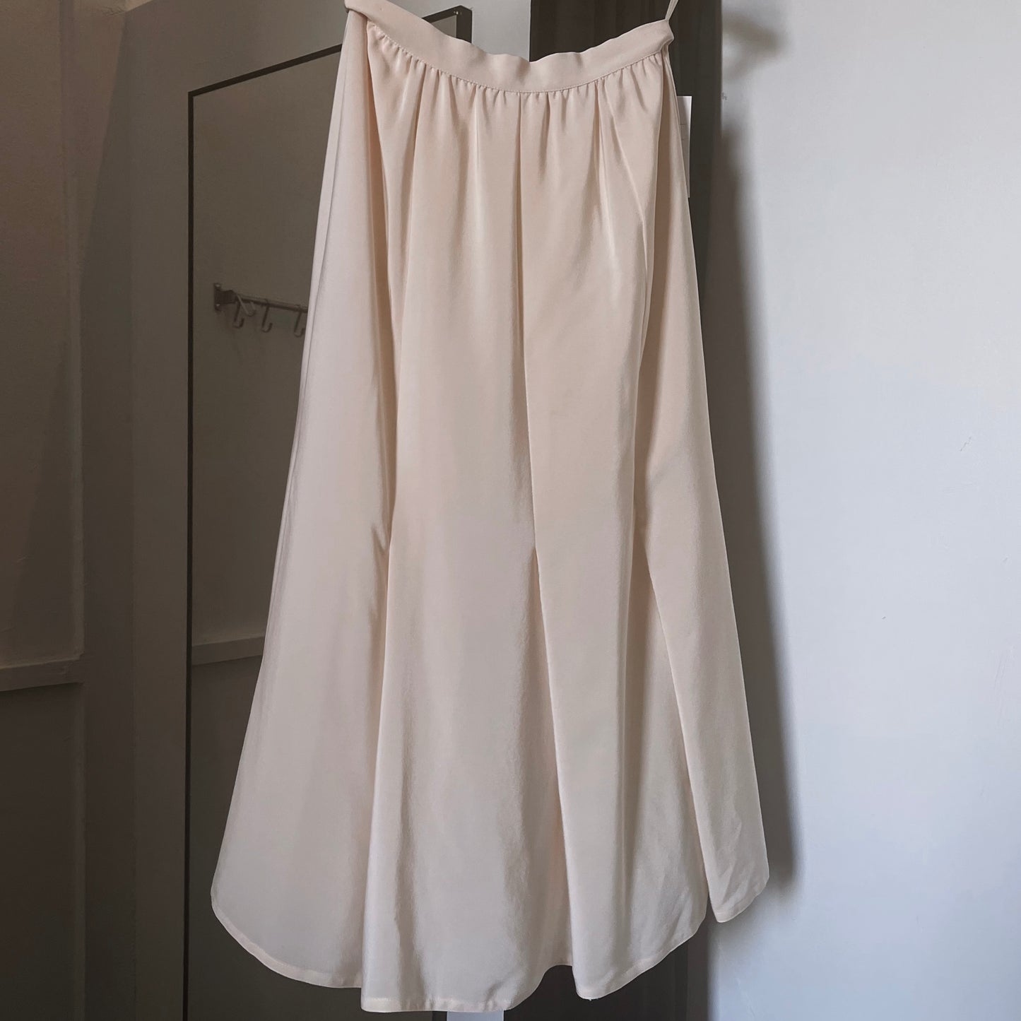 Vintage 60’s 70’s Silk Midi Skirt - SHOP EZRA