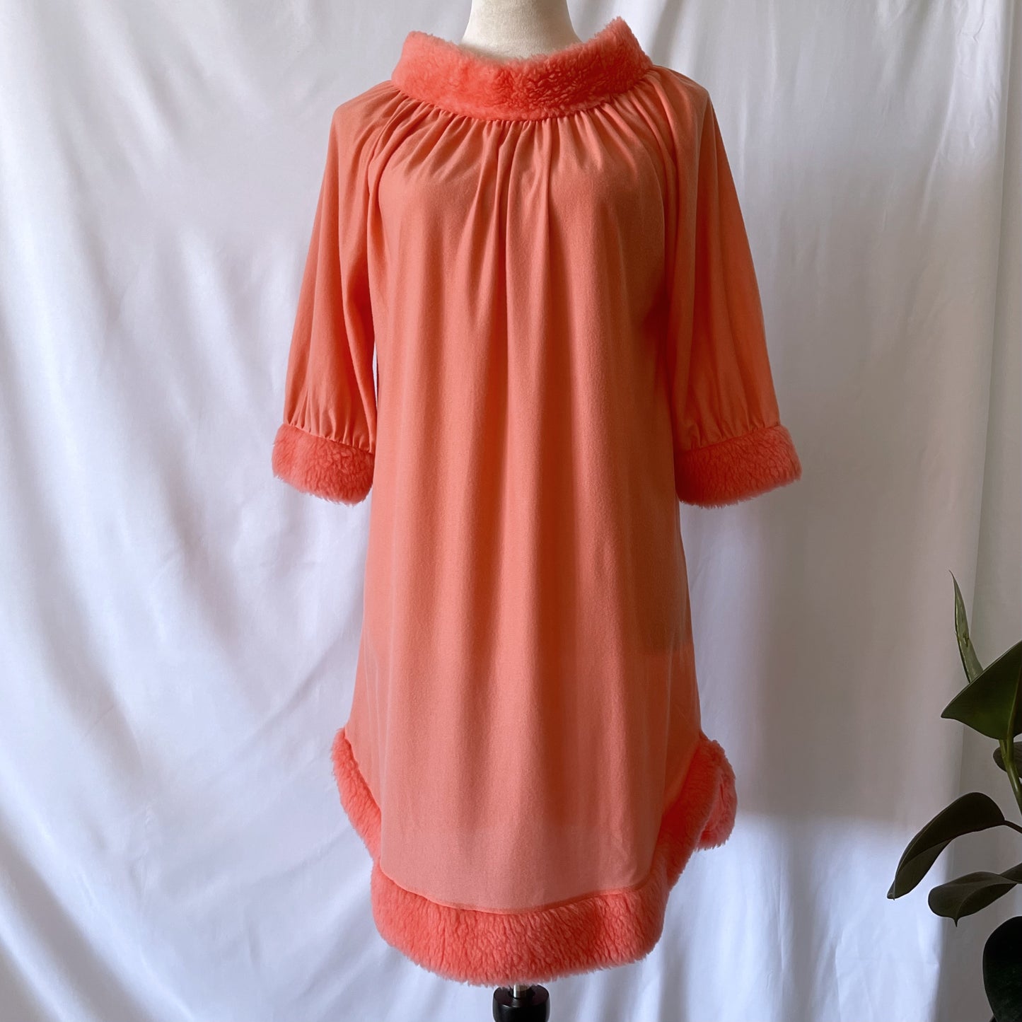 Vintage Dress with Keyhole Back 1960s