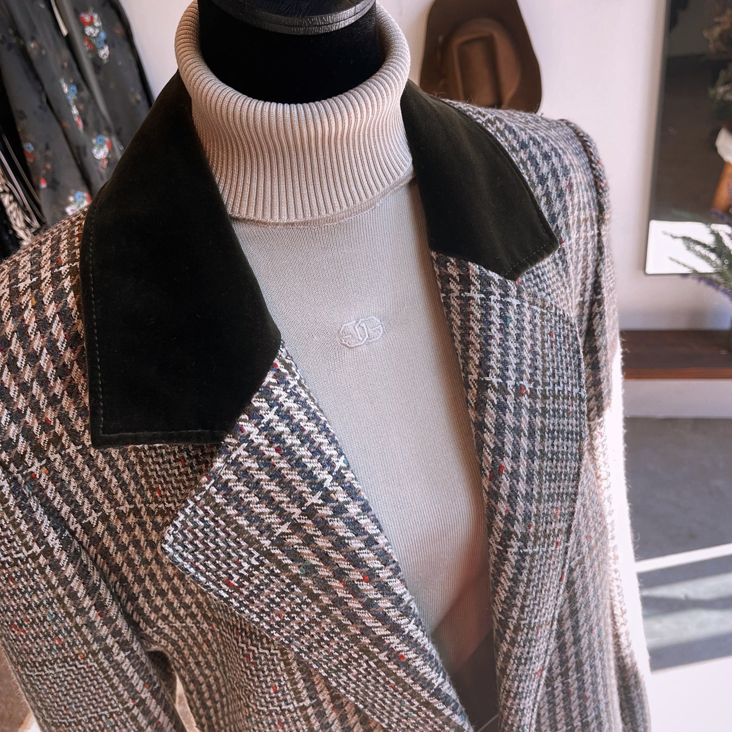 1980s Givenchy En Plus Tweed Velvet Blazer Coat