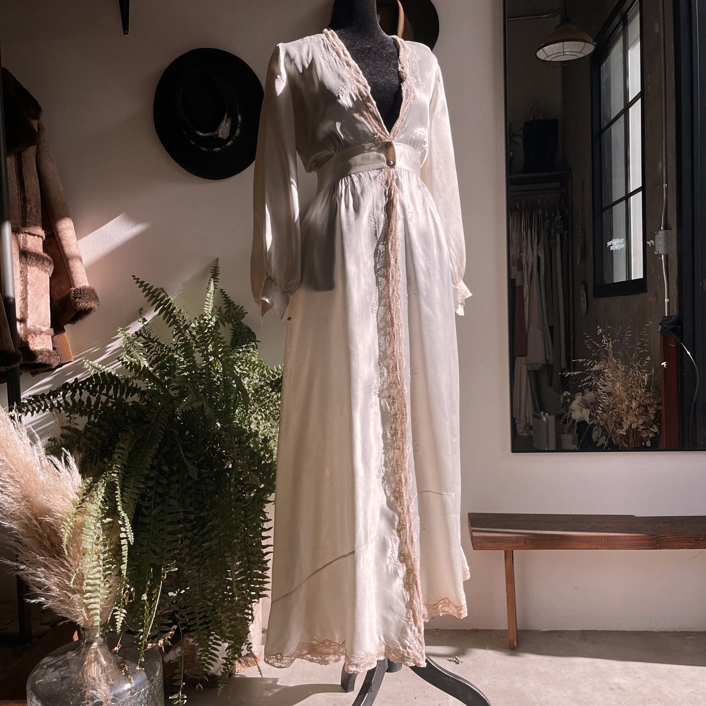 1940s Vintage Wedding Peignoir Bridal Cover