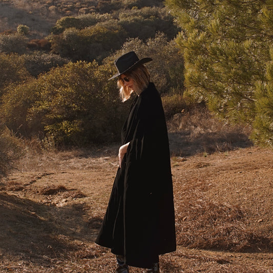 1980s Vintage Murray Arbeid I. Magnin Velvet Cape