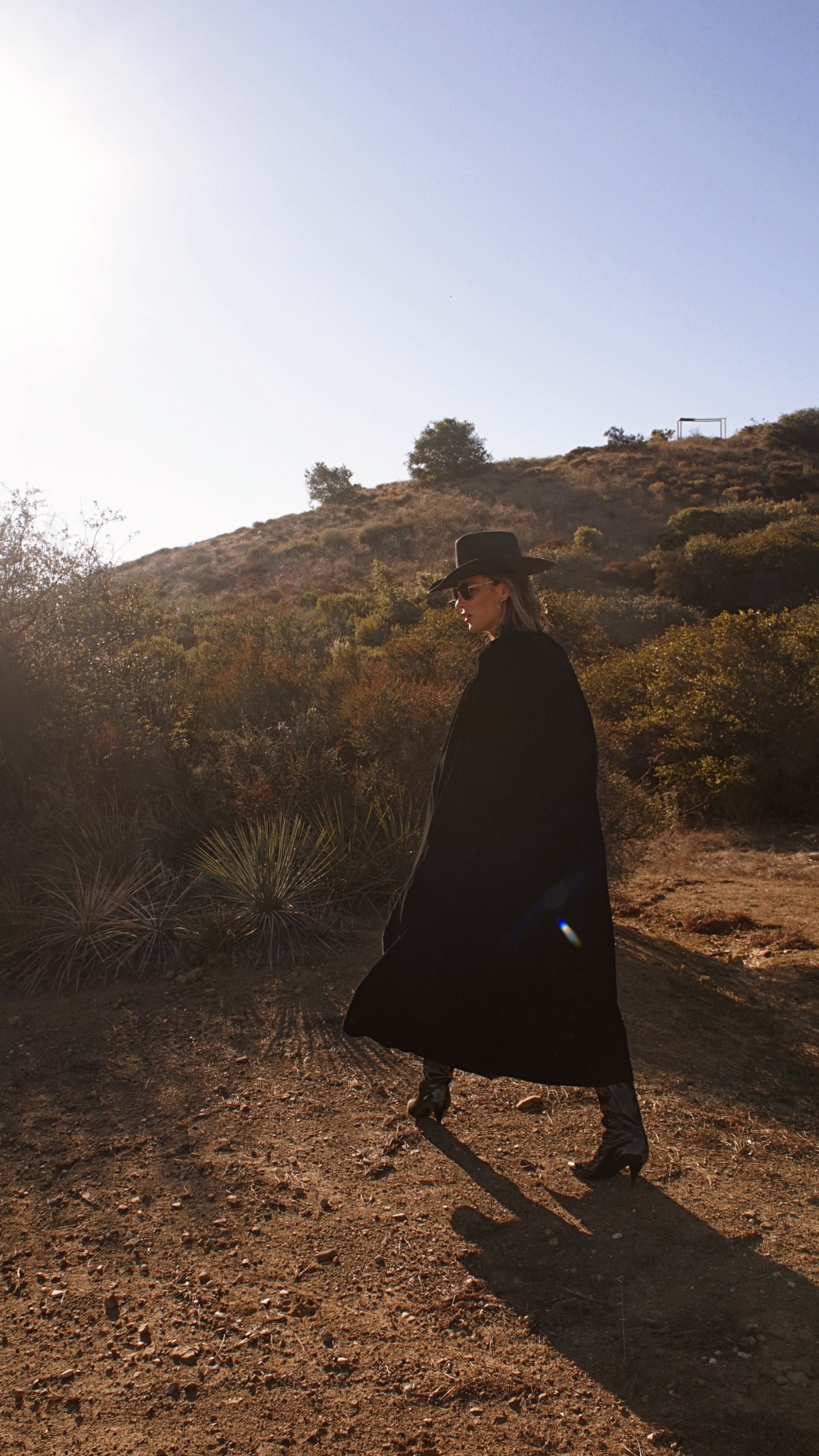 1980s Vintage Murray Arbeid I. Magnin Velvet Cape