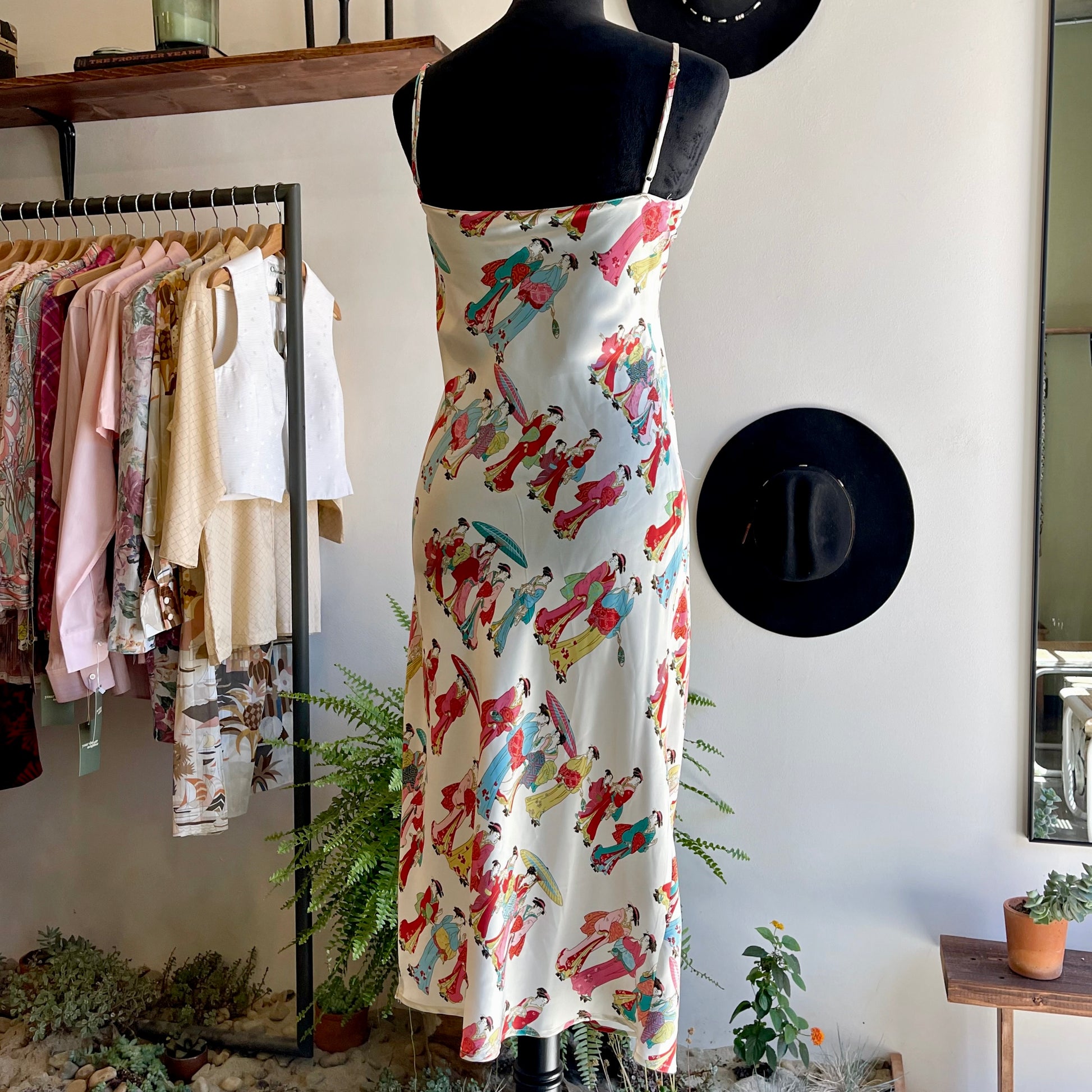natori slip dress Vintage 90’s Silk Slip Dress with geisha print by Natori