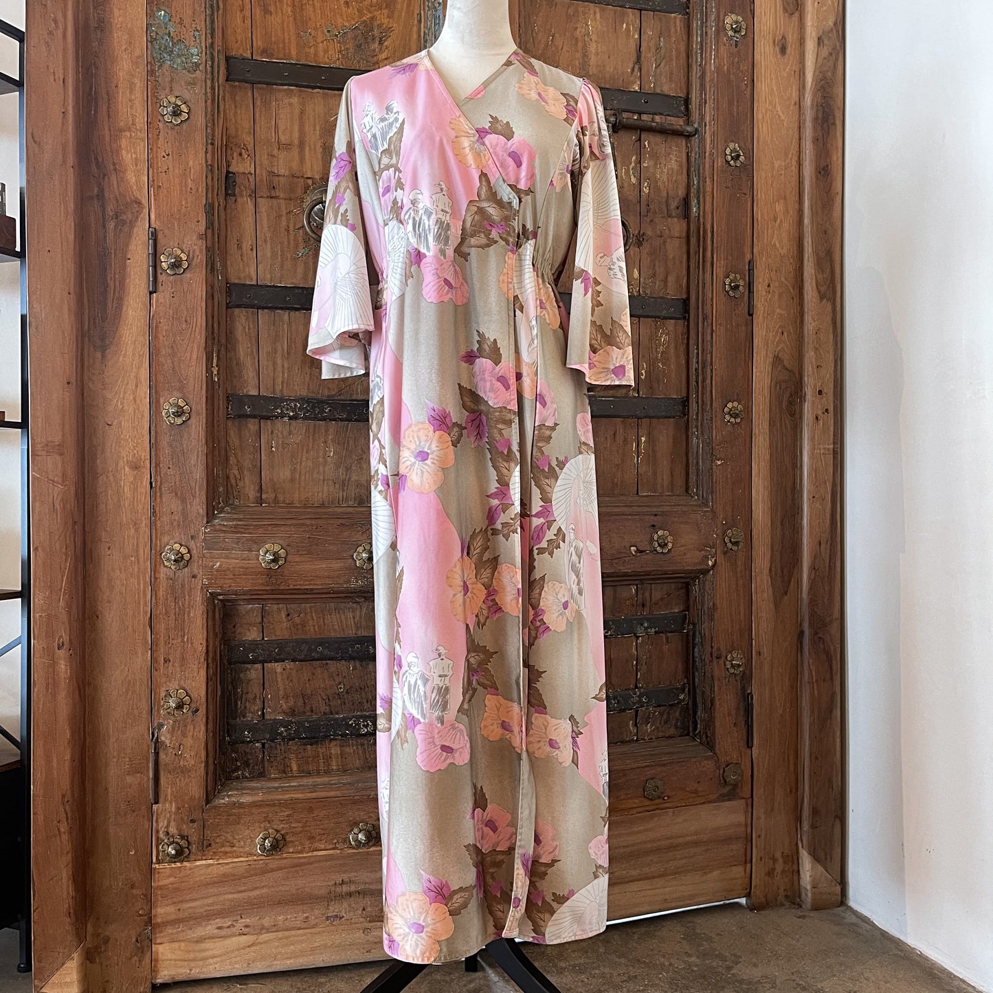 1970s Vintage Handmade Kimono Flutter Sleeve Oriental Print Pastel