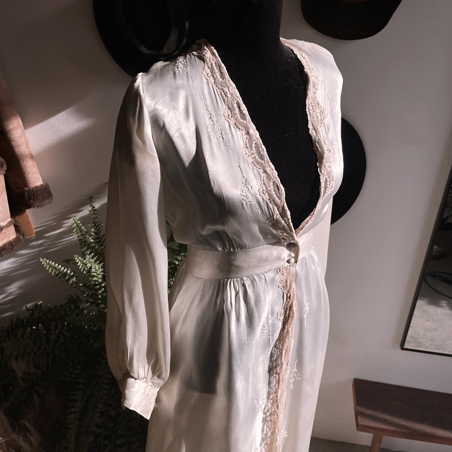 1940s Vintage Wedding Peignoir Bridal Cover