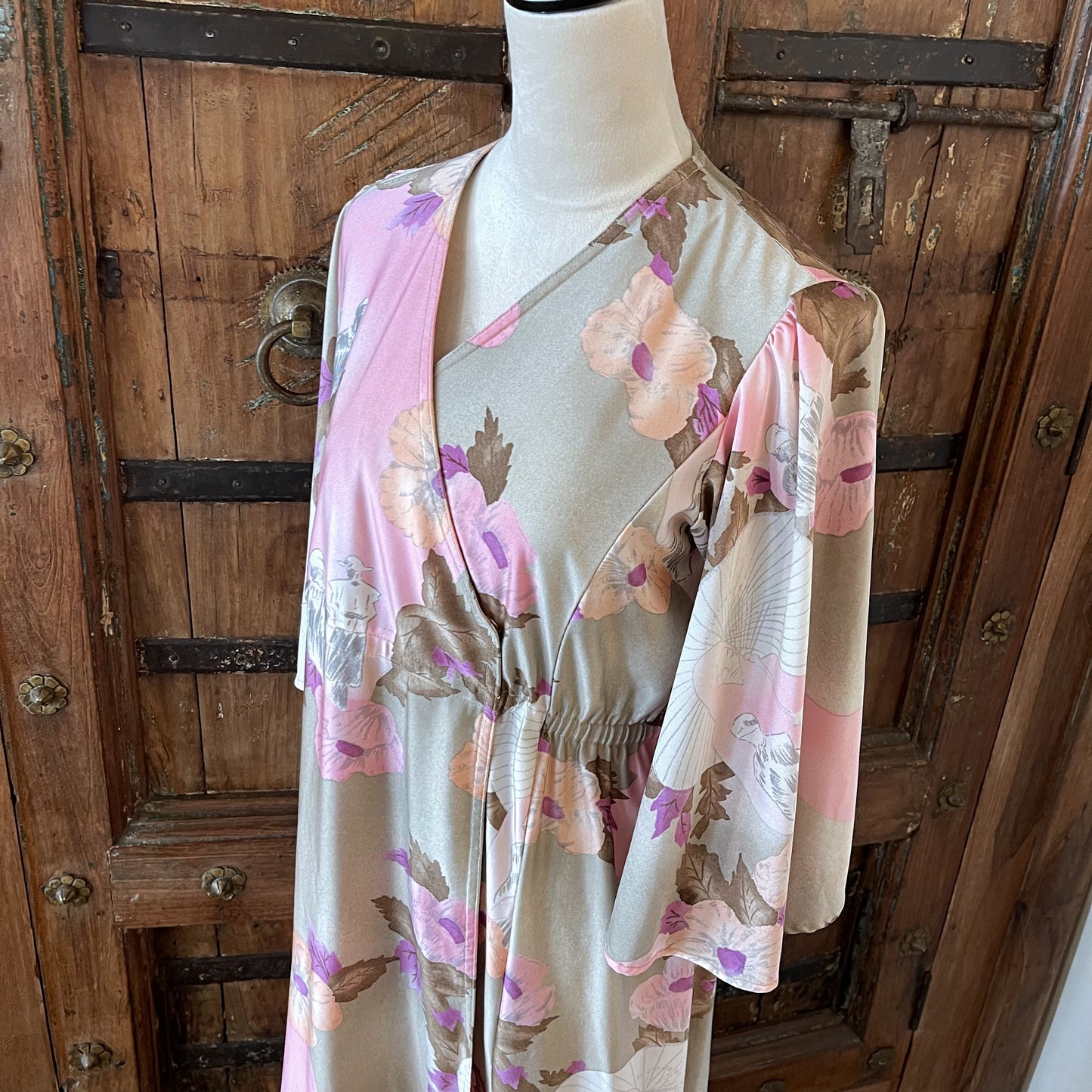 1970s Vintage Handmade Kimono Flutter Sleeve Oriental Print Pastel