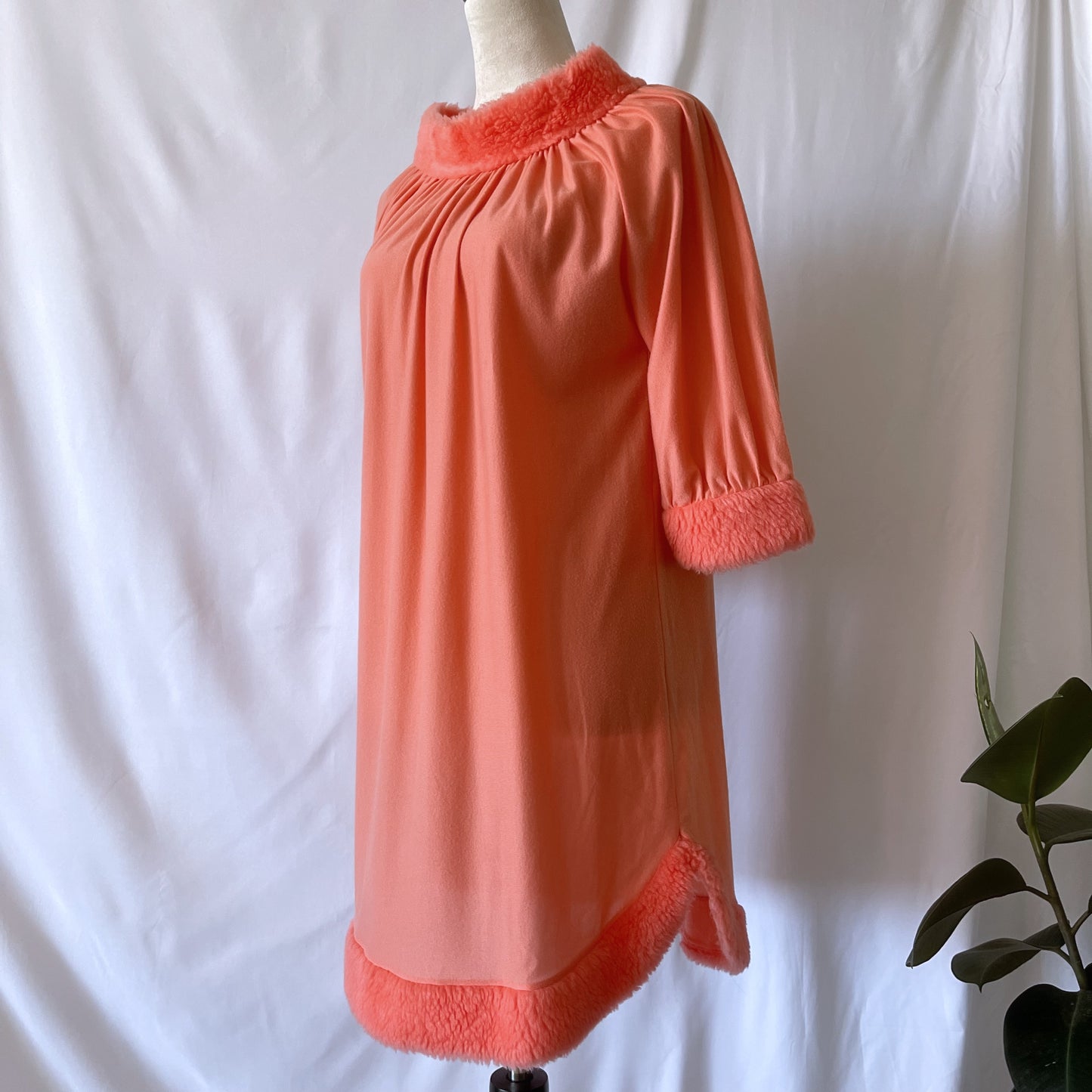 Vintage Dress with Keyhole Back 1960s