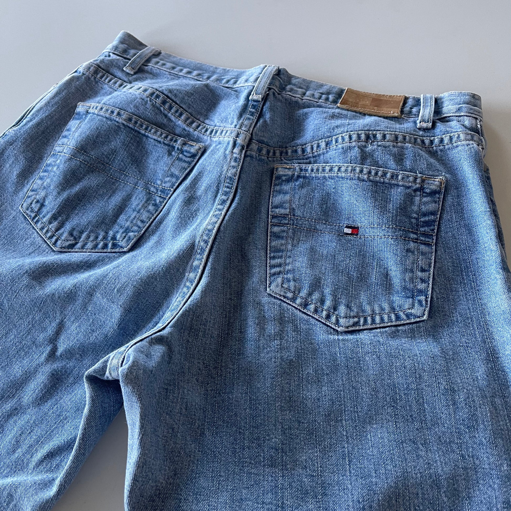 Vintage 90’s Y2K Tommy Hilfiger Jeans - SHOP EZRA